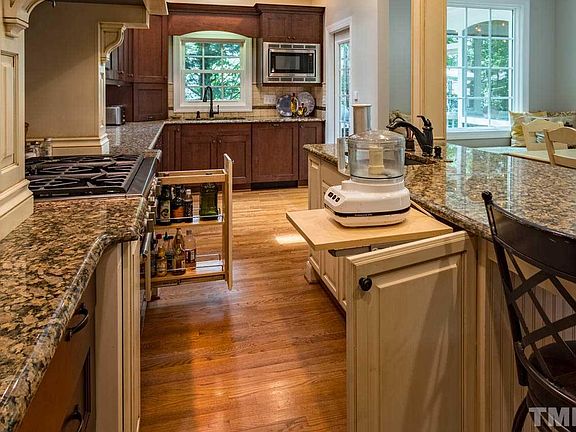 5th image of 104 Big Meadows Pl
