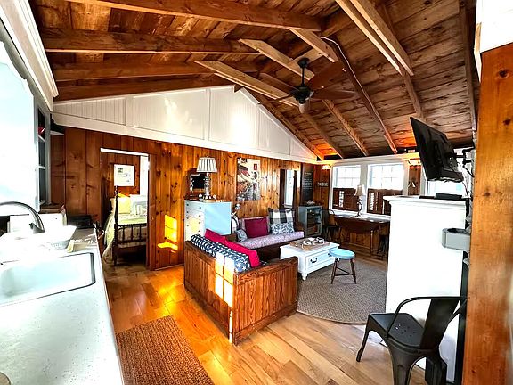 5th image of 230 Old Wharf #265