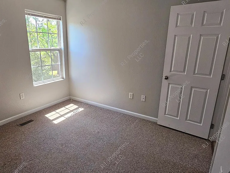 2080 Railroad St #2 — Photo 18