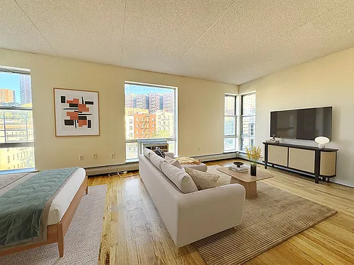 4469 Broadway Photo 1