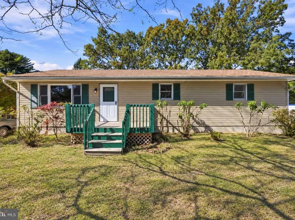 13 Winnebago Trl, Browns Mills, NJ 08015