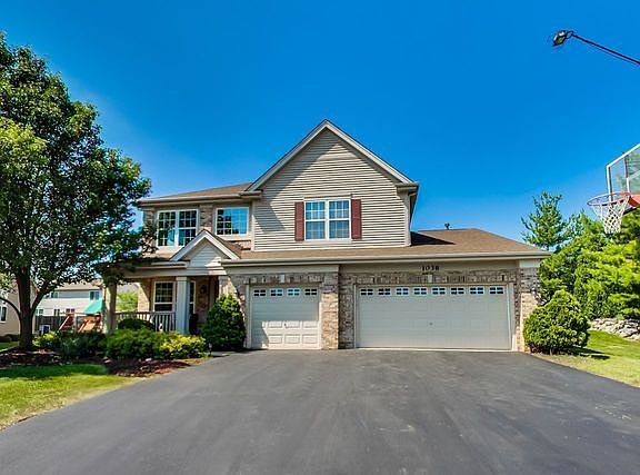 3rd image of 1038 N Penny Ln