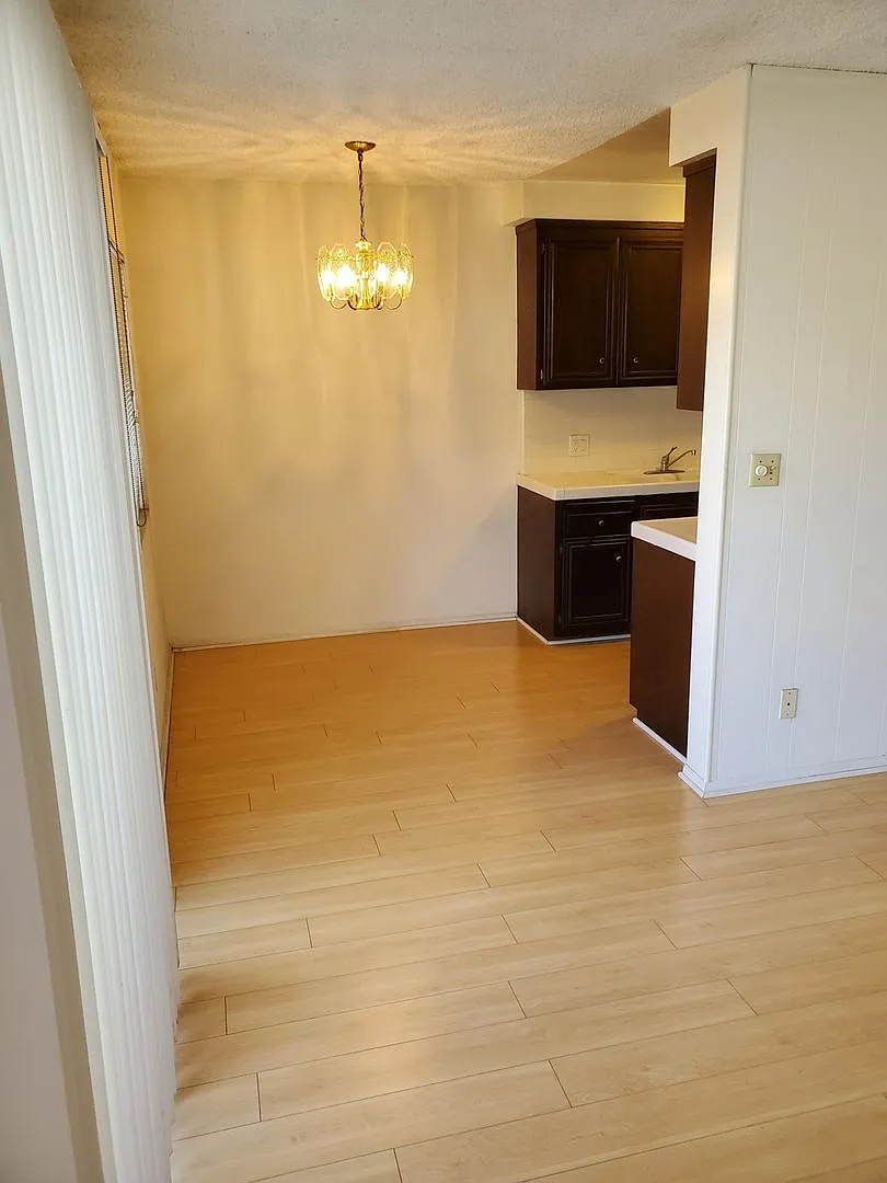 12611 Caswell Ave — Photo 3