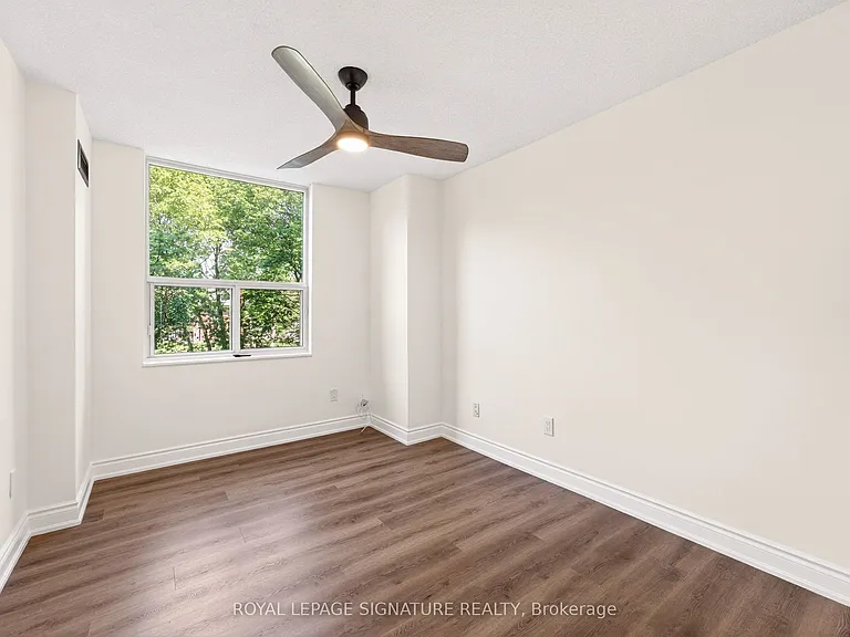 60 Inverlochy Blvd #309 — Photo 18