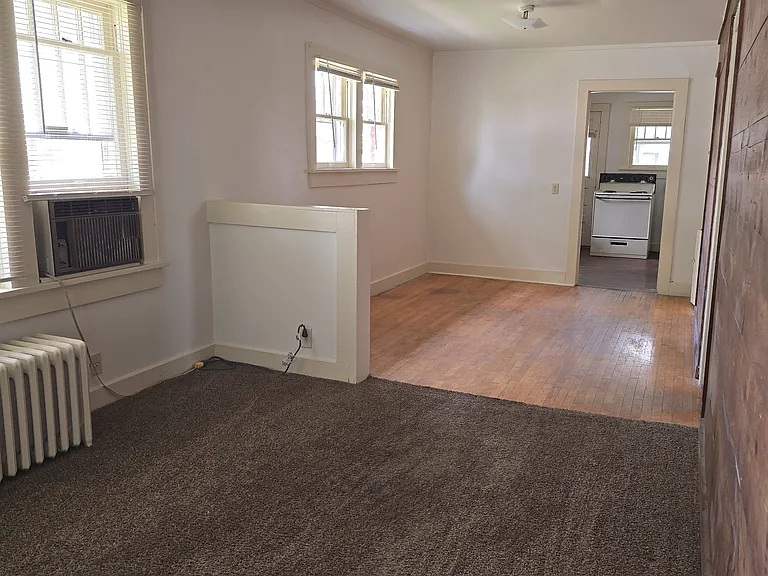 616 E Harrison St — Photo 15