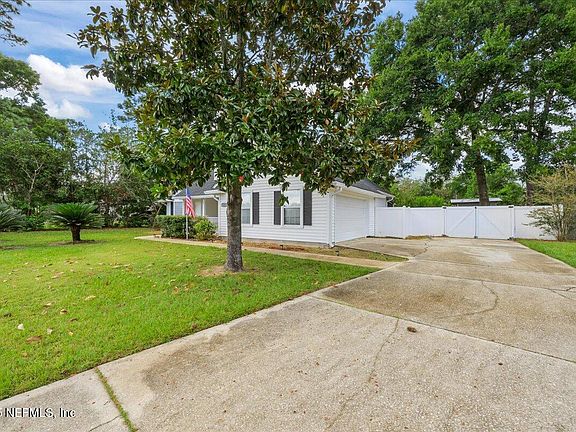3rd image of 2333 WATER BLUFF Drive