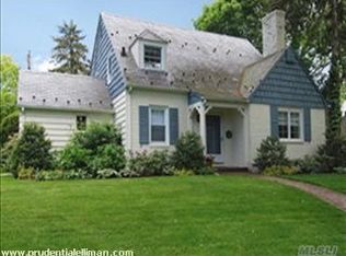 10 Lowell Rd, Port Washington, NY 11050