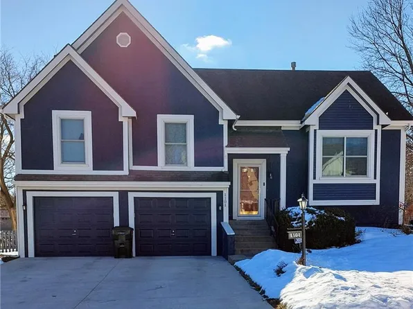 1101 Wallis Ln, Leavenworth, KS 66048