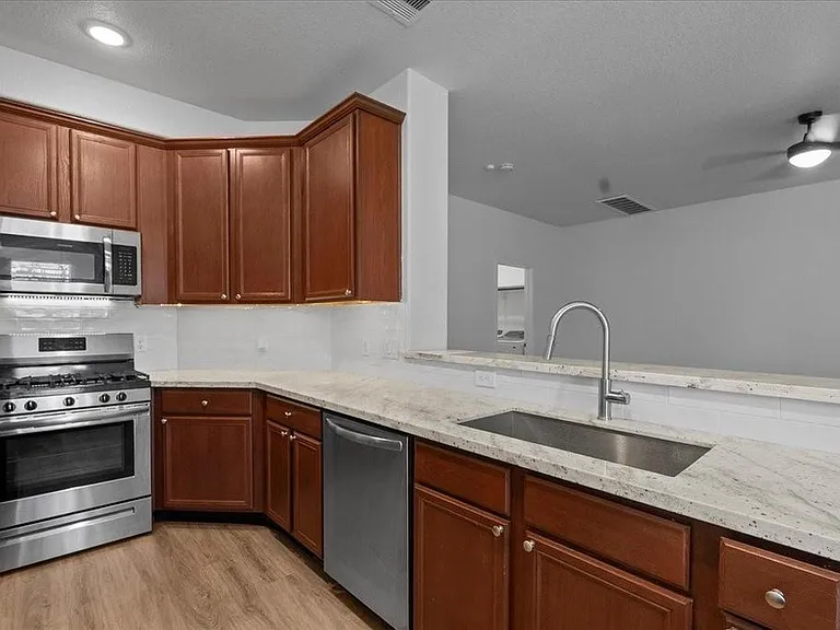 17114 Amarose Dr — Photo 3