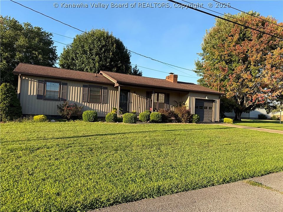 1st image of 409 Hawthorne Ln