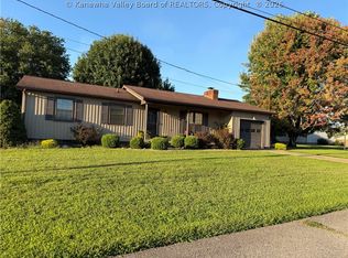 409 Hawthorne Ln, Point Pleasant, WV 25550