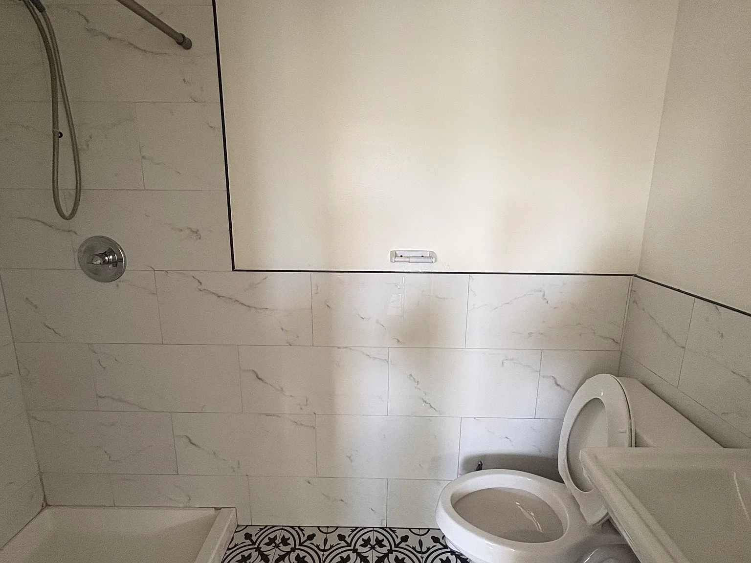3 bed, 2.5 bath, 1300 sqft, $2,591 — Photo 3