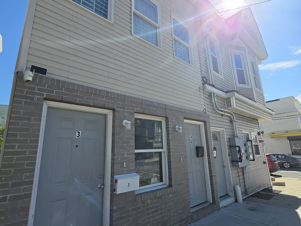 412 Kennedy Blvd #3