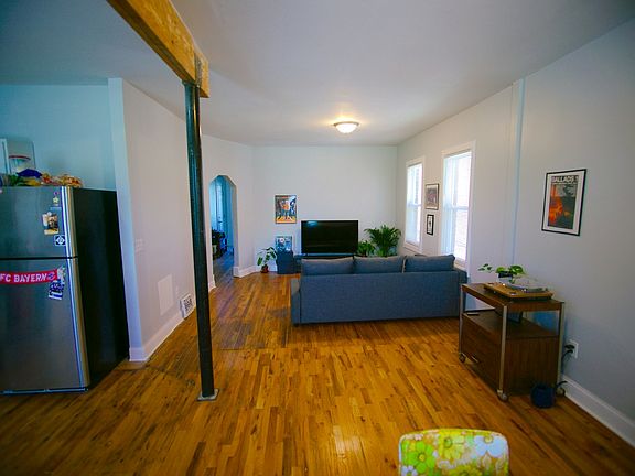 2nd image of 226 Kenilworth St #2