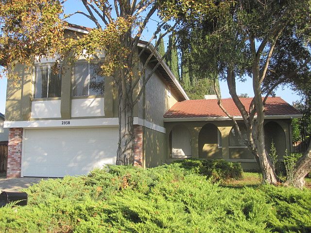 1st image of 2958 Gomes Dr