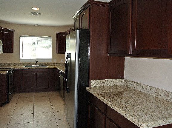 5th image of 34 Lakeshore Dr