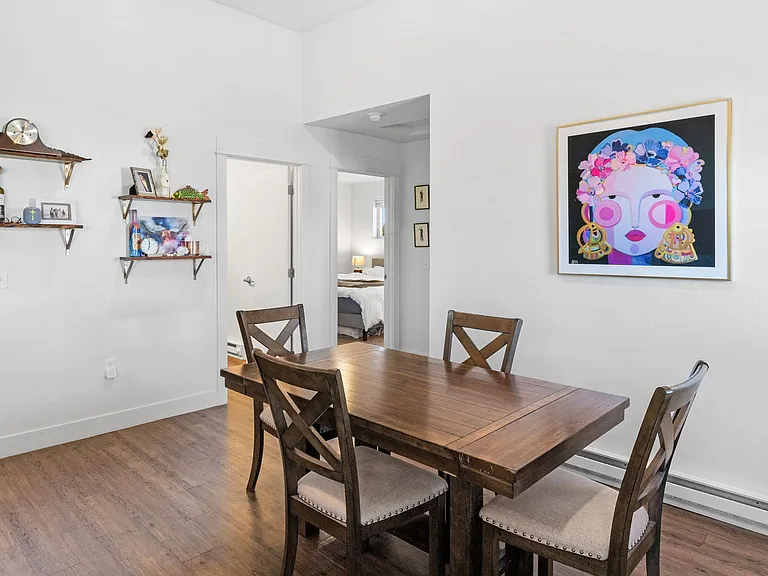 Creekside Apartments — Photo 41