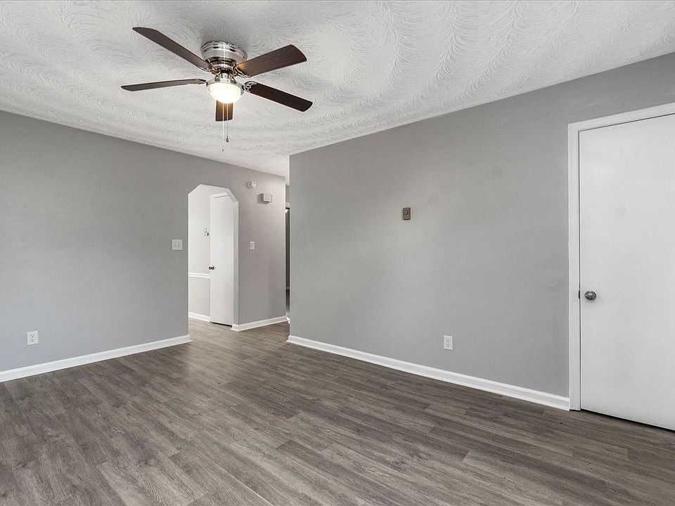 1st image of 115 Rogers Ave #B