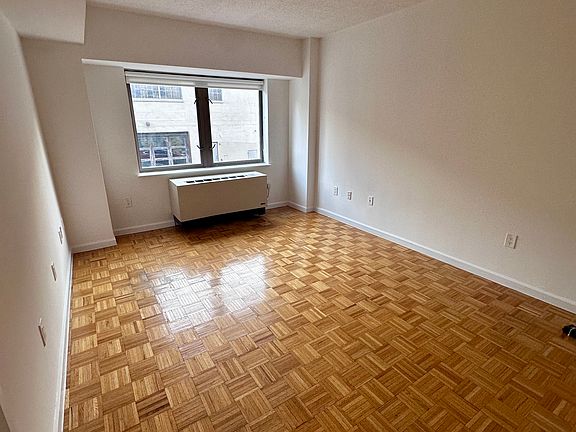 3rd image of 756 Washington St #2H