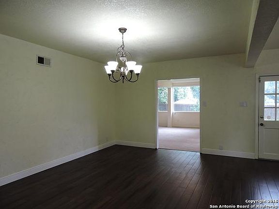 5th image of 1823 E Lawndale Dr