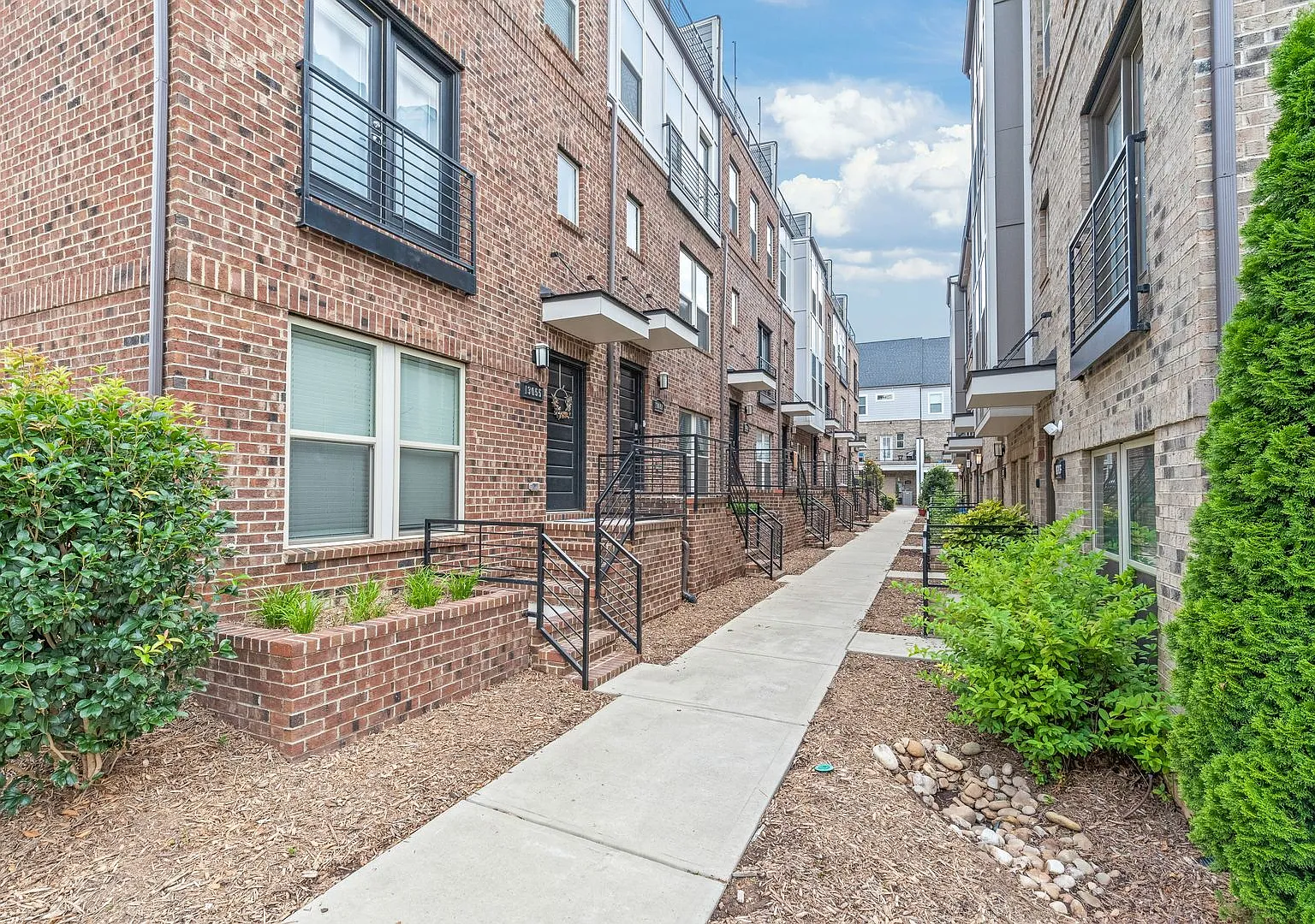 (Coming Soon) 3-Bedroom Townhome Near Uptown & Plaza Midwood! — Photo 2