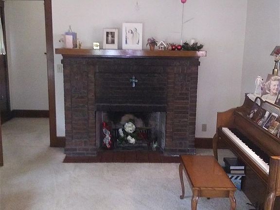 2nd image of 212 Shaw St