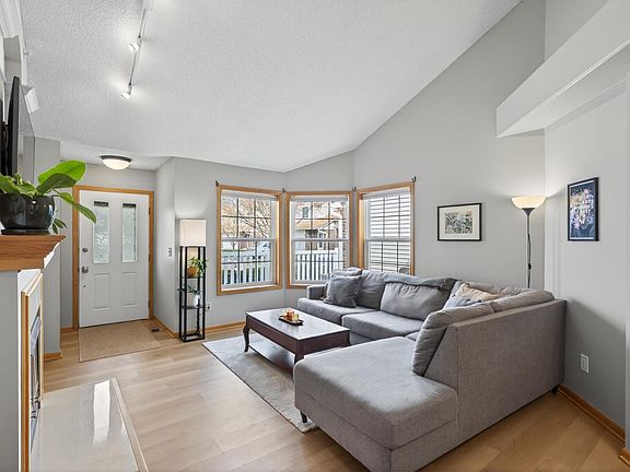 5th image of 519 Old Steine Cir