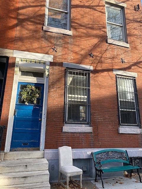 1st image of 705 Catharine St APT 1