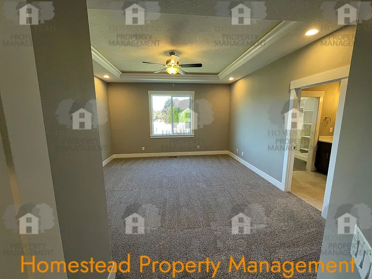 463 NE Cedar St — Photo 20