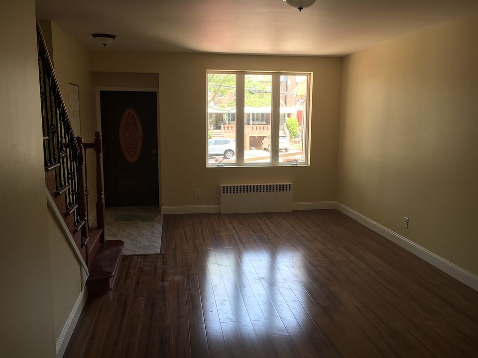 2nd image of 631 Crawford Ave
