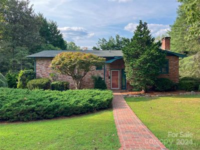 122 W Sweetbriar Ln, Etowah, NC, 28729