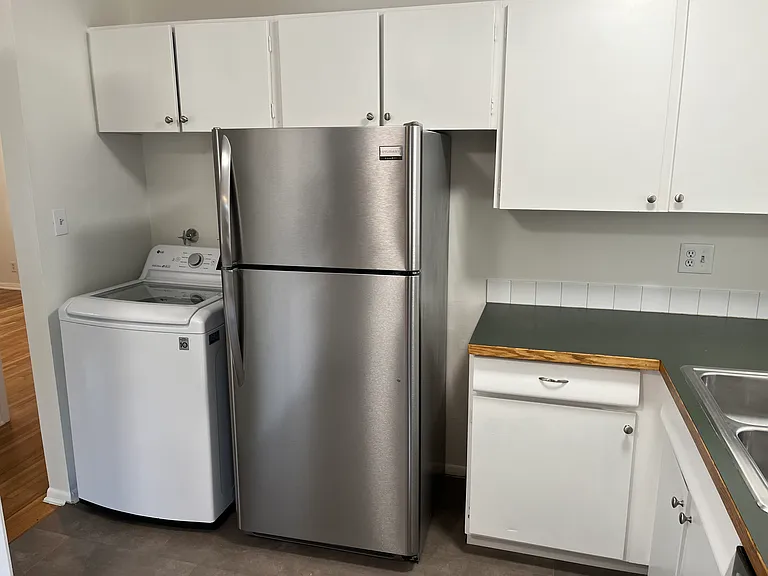 3605 Martin Dr — Photo 20