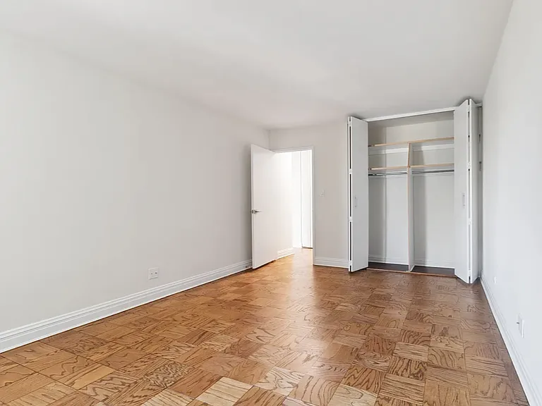 400 E 71st St #21A — Photo 6
