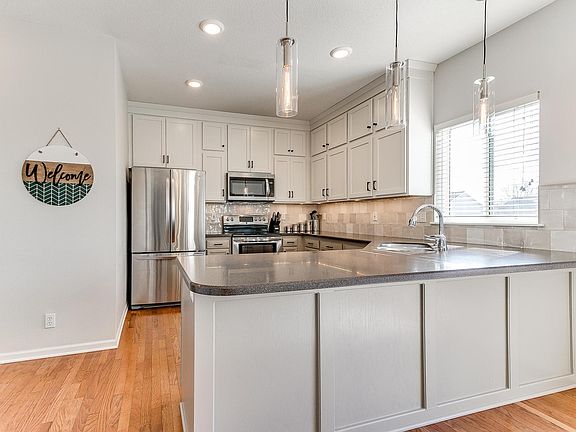 5th image of 3828 Westlawn Dr