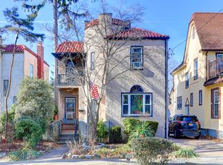 25909 Pembroke Ave, Great Neck, NY 11020