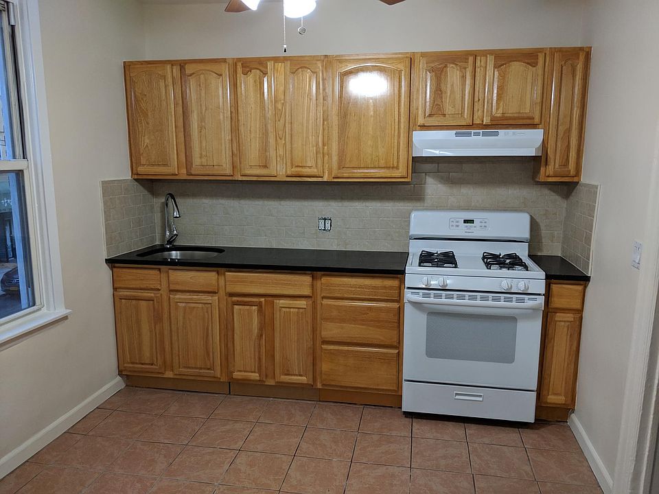 1st image of 16320 Crocheron Ave Fl 2nd