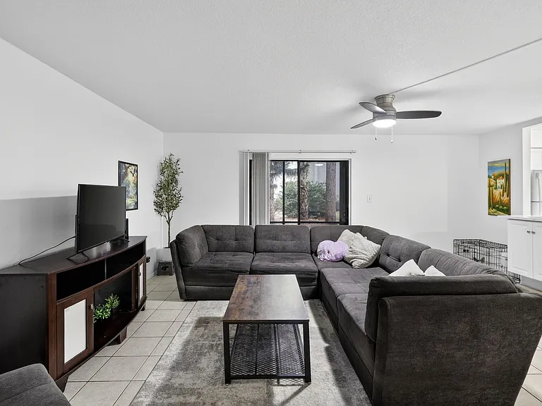 174 Springwood Cir #B — Photo 5