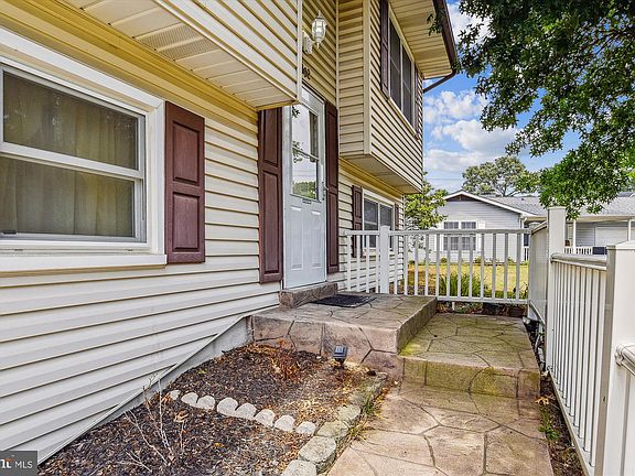 4th image of 7802 Lasalle Ct