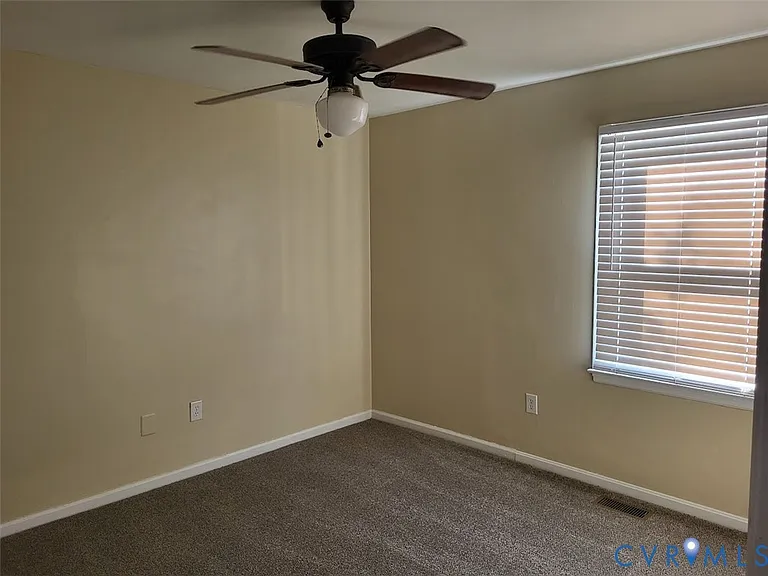 206 Spring Dr — Photo 19