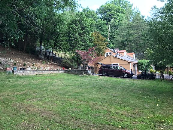 5th image of 485 W Hartsdale Ave