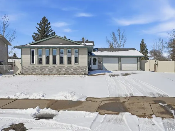 1643 General CRESCENT, Moose Jaw, SK S6H 6M2