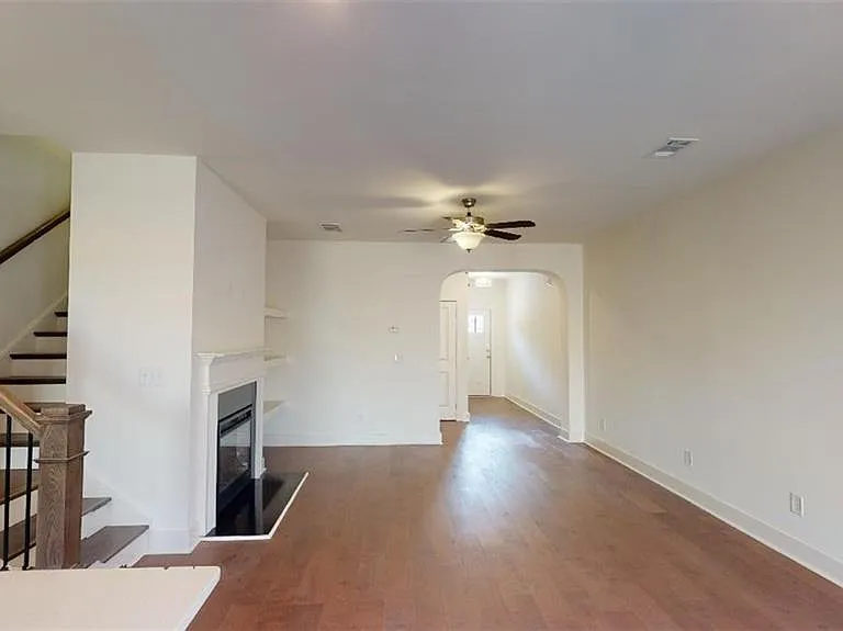 6414 Shalks Crossing Dr — Photo 3