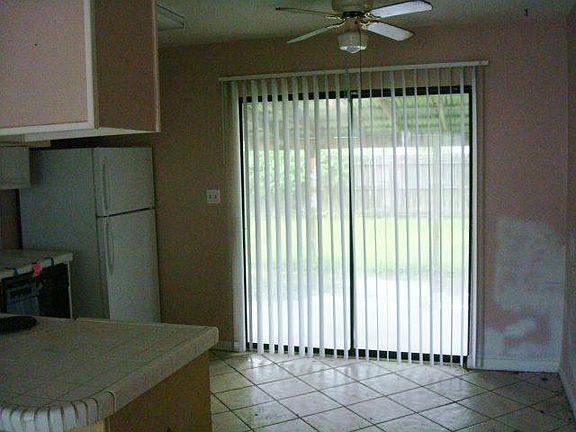 4th image of 646 Carnathan Ct