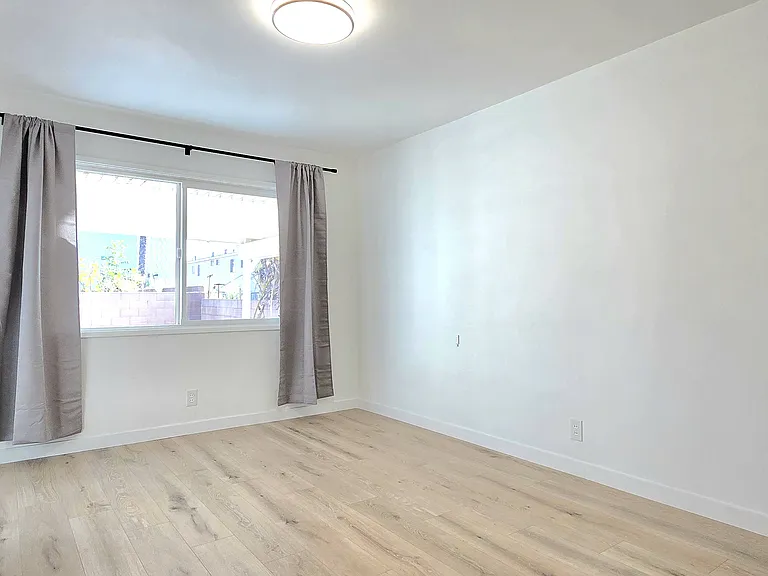 329 Orange St — Photo 9