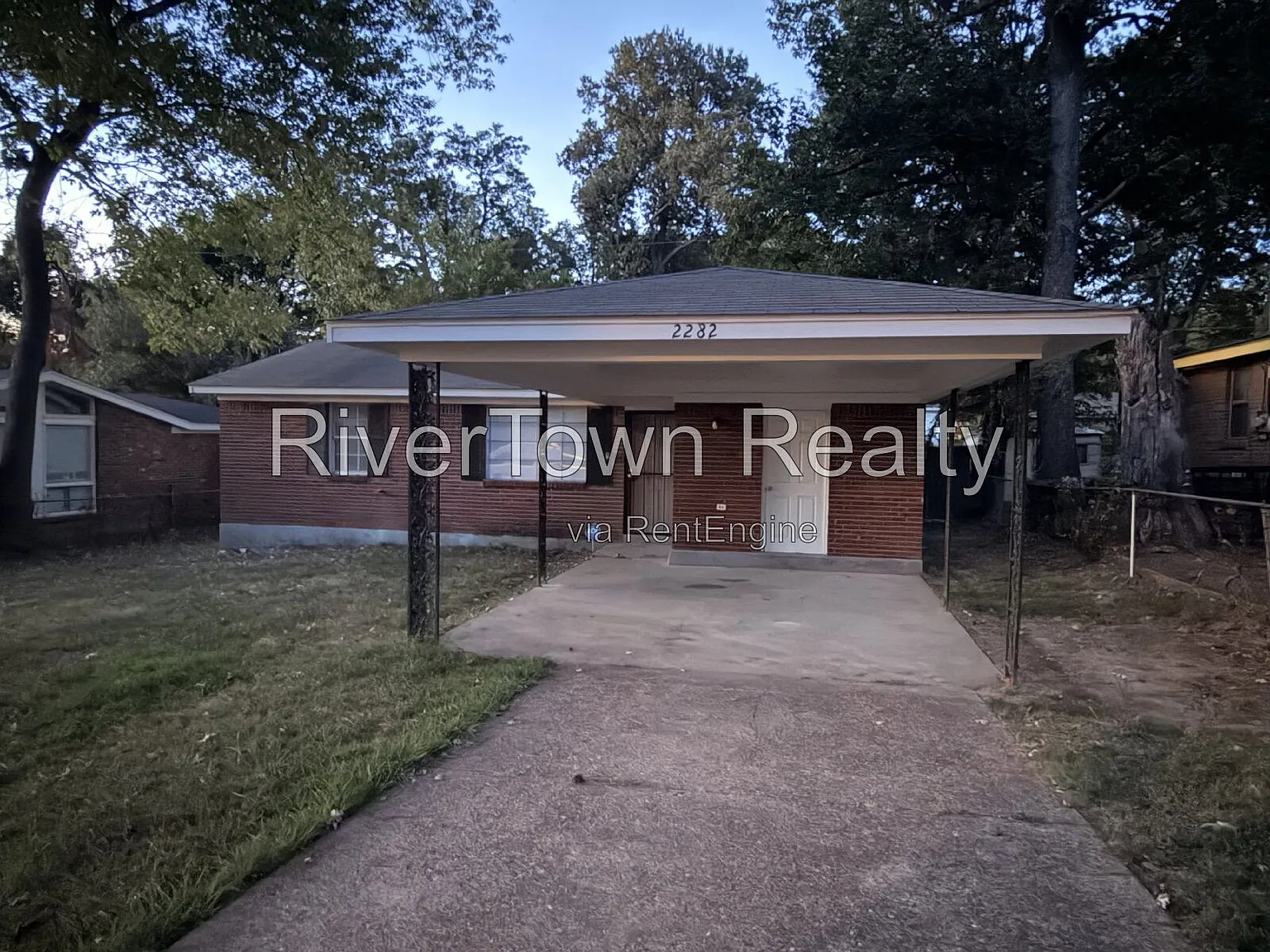 3 bed, 1.0 bath, 971 sqft, $895 — Photo 1
