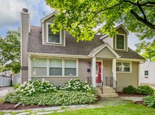 113 S Prospect St, Wheaton, IL 60187