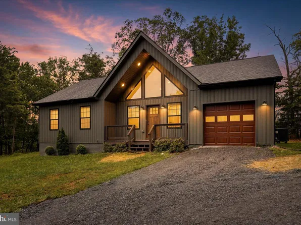 124 Medford Ln, Berkeley Springs, WV 25411