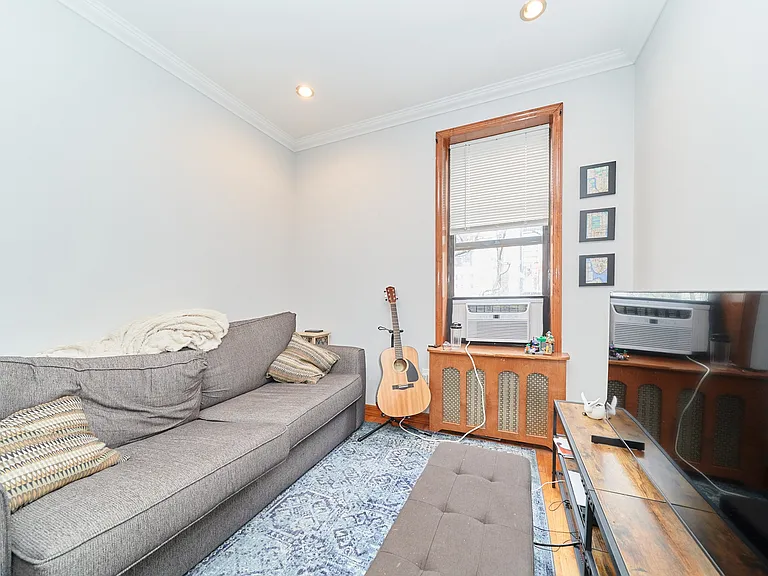 790 9th Ave #5R — Photo 1