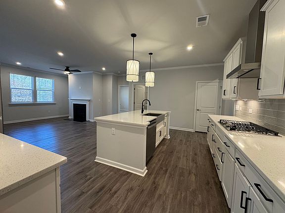 4th image of 932 Exeter Dr