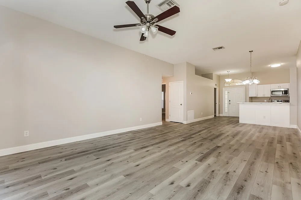 4 bed, 2.0 bath, 1665 sqft, $3,480 — Photo 4